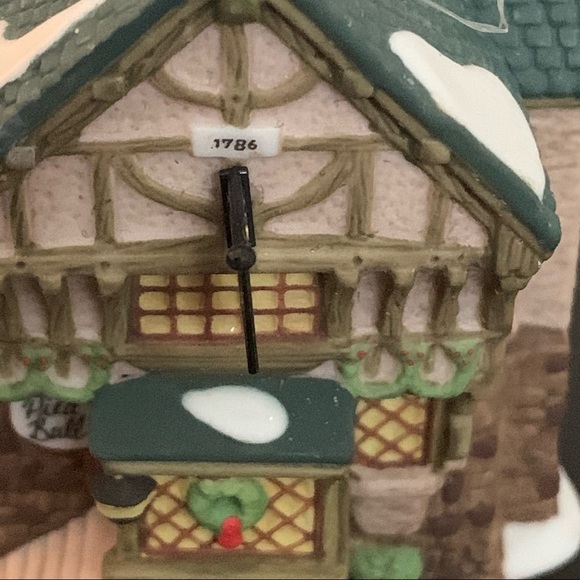 Department 56 Dickens Heritage The Pied Bull Inn 1993 Collector’s Ed. Ornament - Picture 3 of 14